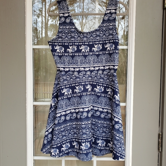 Derek Heart Dresses & Skirts - Derek Heart Elephant Dress - Size L (GUC)